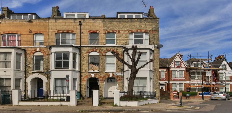 Spacious modern one bed garden flat within mins to tube & shops Marlborough Road, Upper Holloway